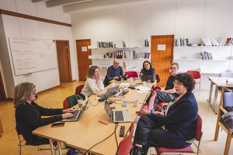 Mynd sem tengist textanum